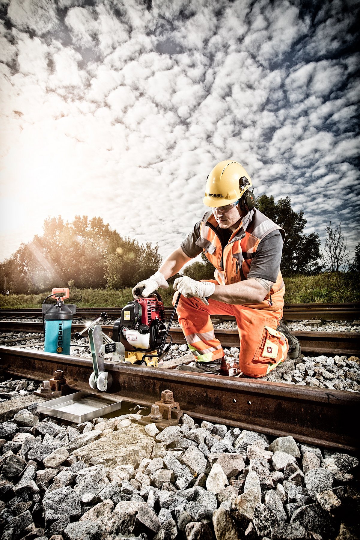 Robel Bahnbaumaschinen - People